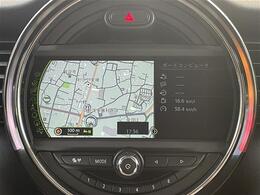 こちらオーディオ周りの写真になります。動作確認済みです。詳しい機能に関しましては装備欄を確認ください。車によっては多機能なナビなど、充実したオーディオがついている車両もあります。