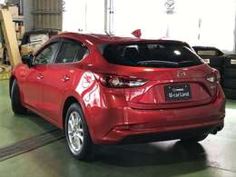 法定整備費用は本体価格に含まれております。洗練されたサービススタッフが法定整備を実施し、必要に応じて交換・修理作業を施したうえで、安心してお乗りいただける状態にしてお引渡し致します。