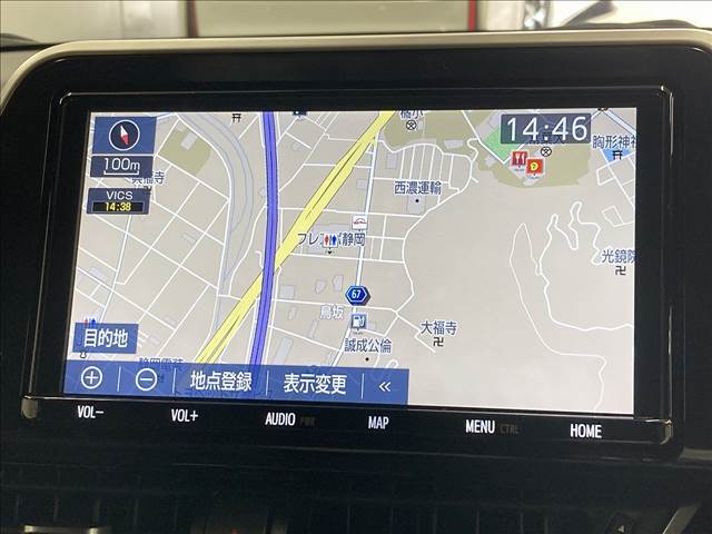 【純正ナビ】一体感のあるナビは、高級感ある車内を演出してくれます。Bluetooth再生などオーディオ機能も充実しておりますので、運転もより楽しめます♪