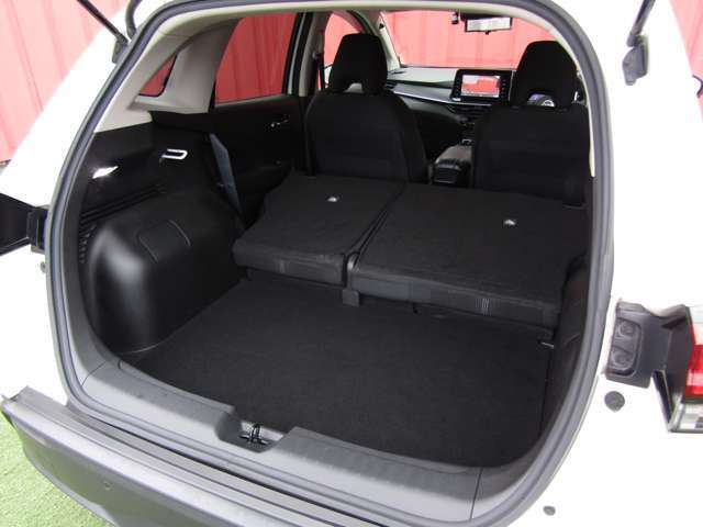 シートを倒すことも可能！日常的なお買い物も大きな荷物も積み込み可能！