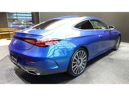 メルセデスの認定中古車「サーティファイドカー」では、万一お車が故障した場合も、ご購入後1年間もしくは2年間※は走行距離にかかわらずメルセデス・ベンツ正規サービスネットワークで無料修理いたします。