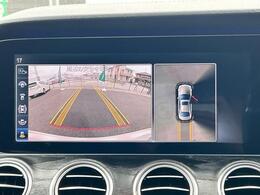 【　全方位カメラ　】上から見下ろしたように駐車が可能です。安心して縦列駐車も可能です♪