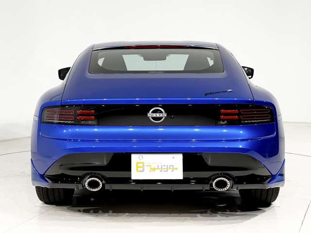 バックカメラを装備しておりますのでバックが苦手な方でも安心して駐車する事が出来ます。