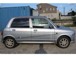 ☆男性も女性も様になるデザインです！一目見ただけで、この魅惑的なボディーが存在感を放っていることが分かって頂けると思います。