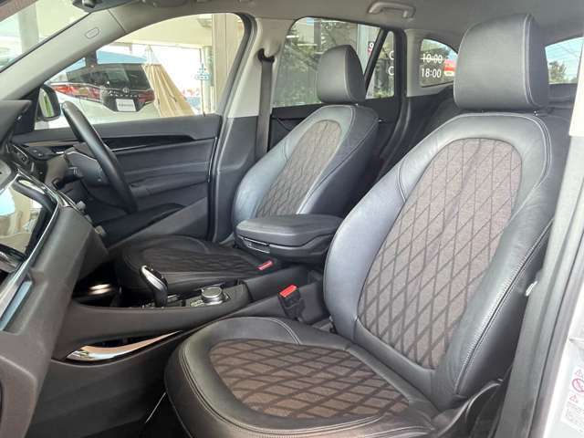 ご遠方の場合でも、概算にて下取り車両の金額を算出することは可能です。車検証をご準備いただき、走行距離をご確認の上お問い合わせください。