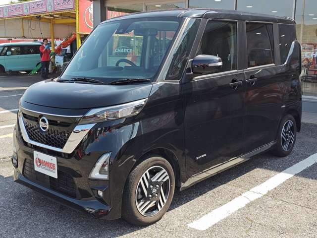 当店でお車をご購入いただき、さらに「有料保証」プランにご加入いただくと、特典としてオイル交換10回分の無料チケットを差し上げます。