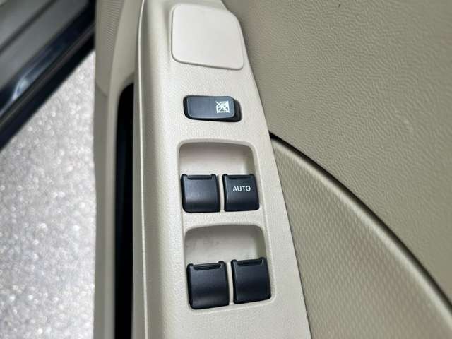 自社工場完備で、車検・整備・板金のサービスを提供しております。確かな技術と安心の対応で、お客様の大切な車をしっかりサポートいたします。