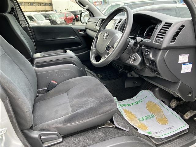 皆様に『綺麗ですね☆』と言って頂けるよう展示車のクリーニングに力を入れております！シートは専用バキュームにて仕上げております。専門スタッフがおりますので、他店に負けない自信があります！