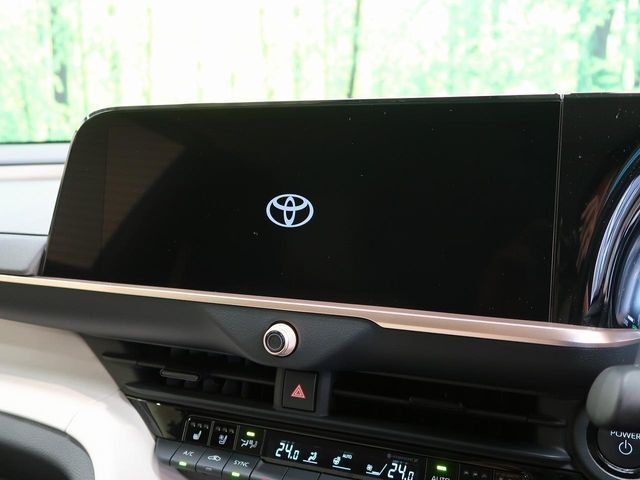 【12.3インチディスプレイオーディオ】スマートフォンと連携が可能な大画面ディスプレイオーディオです。スマートフォンのナビ機能を使用したり、Bluetooth接続で音楽もお楽しみいただけます！