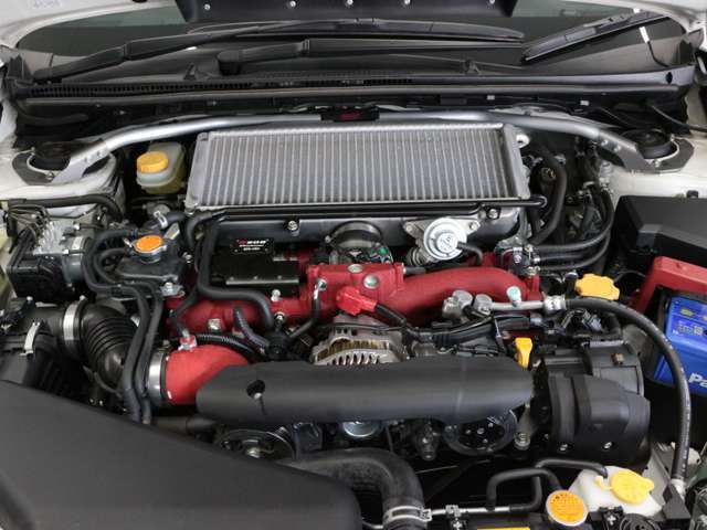 ☆EJ20 2.0L 水平4 DOHCターボエンジン♪ツインスクロールターボで329PS トルク44.0kgfmを発揮します♪低重心でWRXの素晴らしい走りを演出します♪燃料はハイオクガソリンです♪