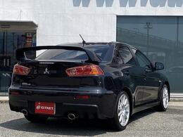 ご来店前にお問合せフォームから「来店予約」をお願い致します。予約ナシの当日のご来店については恐れ入りますがお電話で在庫確認をお願い致します。