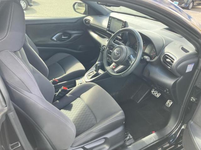 「この車の写真をもっと見たい」「状態が気になる」「この装備はついている？」どんな小さな疑問でもお気軽にお問い合わせください！