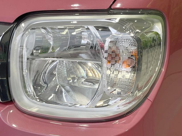 【LEDヘッドライト】悪天候や夜間走行時も良好な視界を確保し安心して運転できる高輝度LEDヘッドライトを装備！点灯速度が早く、消費電力も抑えられています。