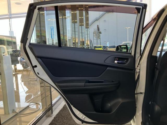 WECARSでは各商談席に大型モニターをご用意しております！見やすい大画面でゆったりと全国の在庫をご覧いただけます！是非ご来店お待ちしております！