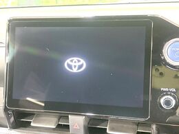 【メーカー純正10.5型ナビ】インテリアに溶け込むスタイリッシュな「専用設計」メーカーナビを装備♪視認性や操作性など基本性能にも優れ、より上質なカーライフをお楽しみいただけます。