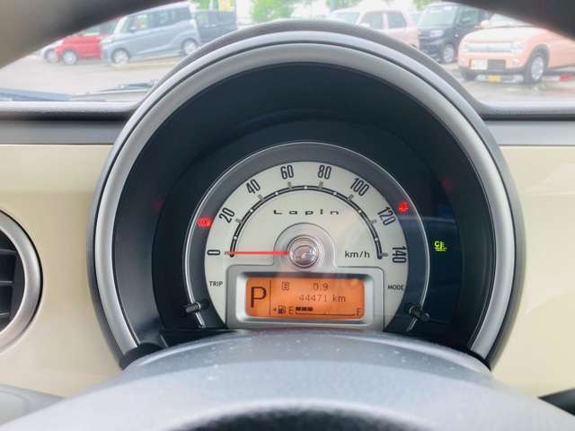 【メーター】　視野性バッチリなメーターです♪　運転するにも目が疲れにくく見やすいメーターになっています☆