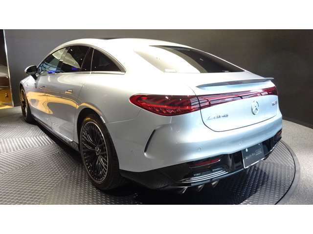 メルセデスの認定中古車「サーティファイドカー」では、専用のコールセンターにオペレータが24時間365日待機。