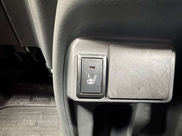 シートヒーター機能でより冬の運転を快適に過ごせます。