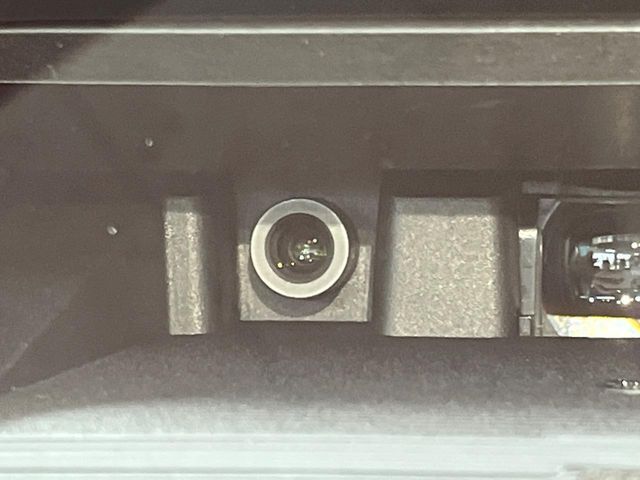 【スズキ　セーフティサポート】走行中に前方の車両等を認識し、衝突しそうな時は警報とブレーキで衝突回避と被害軽減をアシスト。より安全にドライブをお楽しみいただけます。
