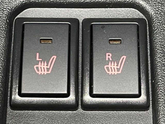【シートヒーター】寒い日に重宝するシートヒーター！エアコンより早く温まってくれるので寒がりの人も安心ですね♪エアコンの温風は乾燥するから苦手、という方にもをおすすめです。