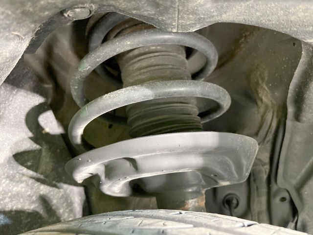 下回りの劣化予防の為の防錆加工の施工も承っております。降雪地域はもちろん、沿岸部にお住いの方や、趣味でマリン・ウィンタースポーツをされる方に大変好評いただいております。