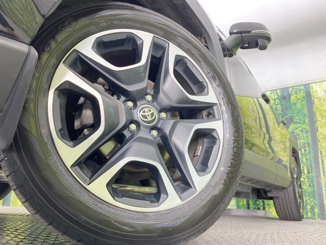 【純正19インチアルミホイール】外観にマッチした純正アルミホイールを装着しております。各種社外アルミホイールや、スタッドレスタイヤも取扱いしております。是非ご相談ください♪