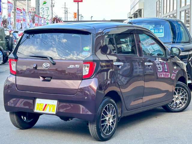 一部車両を除き他店在庫の取寄せ陸送費は無料にて対応中！　品質にこだわった車両仕入れ！低走行の高品質車だけを仕入れております。ボディの綺麗さはもちろん降雪地域特有の下廻りのサビなども少ない車両をご案内！