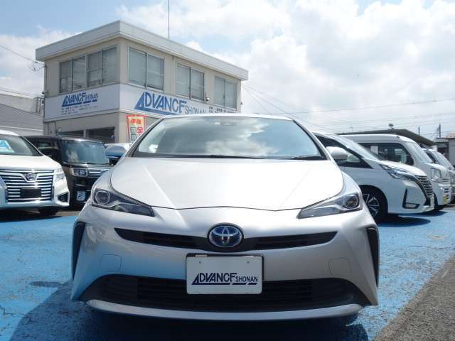 当店の中古車をご覧いただきありがとうございます。神奈川県茅ケ崎市の中古車販売店『アドバンス湘南』でございます。当店選りすぐりの中古車をじっくりご検討ください。