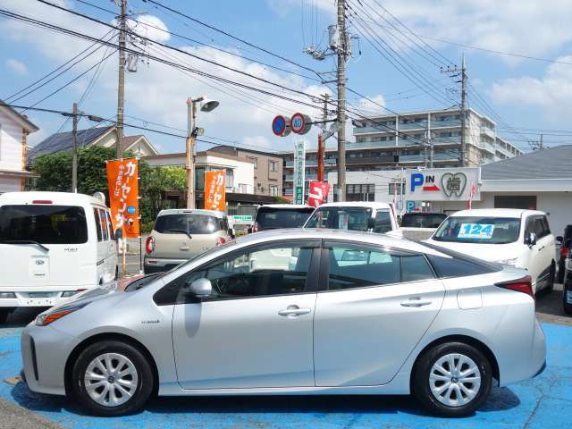 全車3ヶ月3，000kmの保証付き！また別途有料にて、国産車なら最長3年まで保証延長が可能です。保証内容や別途費用についてはスタッフまでお問い合わせください。