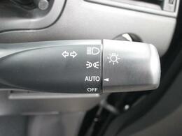オートライト機能付なのでヘッドライトスイッチを「AUTO」の位置にあわせておけば自動でライトがON/OFF切り替わるので、ライトのスイッチを操作する手間がありません