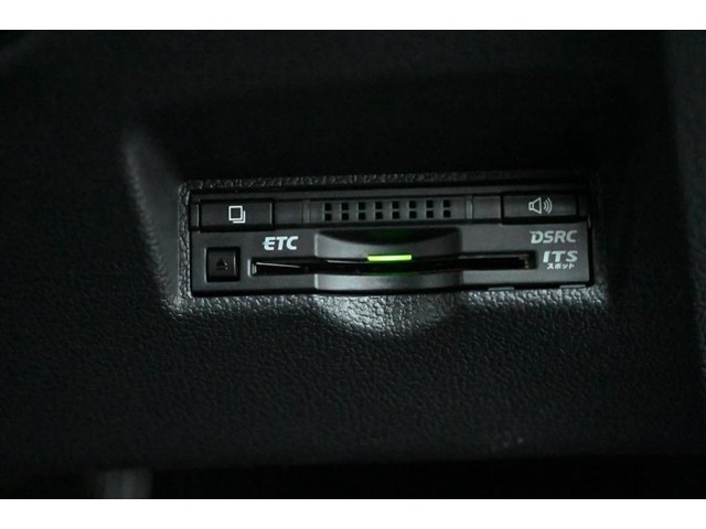 ETC2.0車載器です。　『ETC2.0』は、料金支払い ＋ 高速道路　情報提供サービス・新サービスが受けられます。