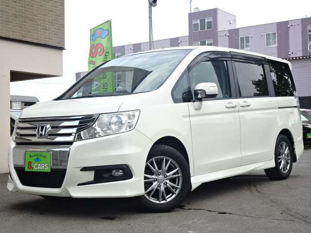当店では納車前の整備・美装を外注せず自社で行い無駄な経費を無くす事で各車両をお安くご提供しております。納車後も安心アフターサービスが充実しております。