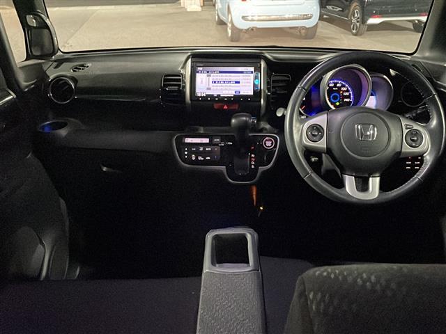 店舗にて現車の確認もいただけますので、お電話で在庫のご確認の上、是非ガリバー黒部店までご来店くださいませ！！！