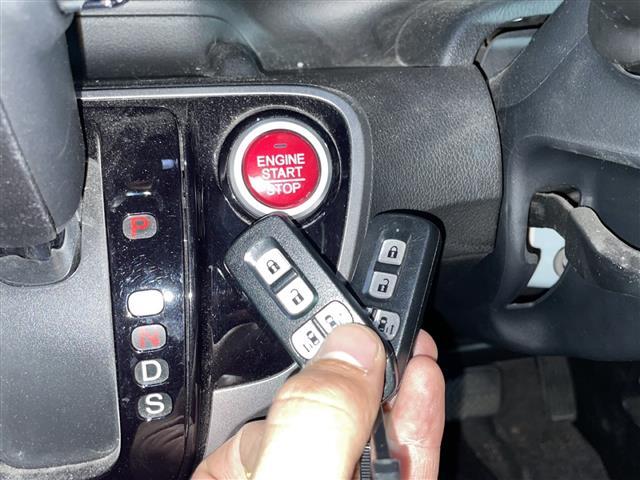 店舗にて現車の確認もいただけますので、お電話で在庫のご確認の上、是非ガリバー黒部店までご来店くださいませ！！！