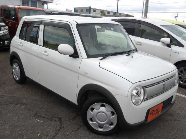 前からの右向きです。