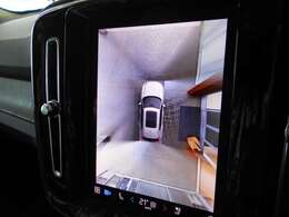 360°ビューモニターが装備されていますので、狭い駐車場への車庫入れも安心です。