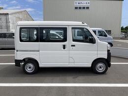静岡ダイハツの中古車は、展示前に徹底した洗車や室内清掃を実施しております。