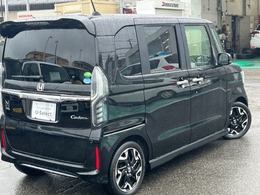 ボディクリーニング後、愛車をピカピカの状態へ保護するコーティング「ブライトパック」がおススメです！水垢がつきにくく、手入れがしやすくなりますよ！いつも愛車をきれいにしておきたい方におススメです。