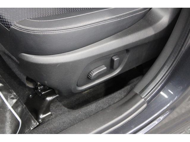 助手席もパワーシートを採用。シームレスで調整可能。最適なシートポジションを選択できます。