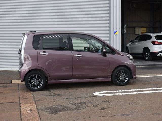 ボディカラー：シルキーマルーンクリスタルメタリック