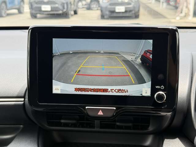 バックカメラ！後方の死角もバッチリ確保で駐車も楽々♪あると安心ですよね