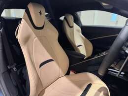 フル電動シート【インナーディティールカラーにはサビアが選択されております。】