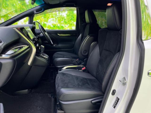 WECARSでは各商談席に大型モニターをご用意しております！見やすい大画面でゆったりと全国の在庫をご覧いただけます！是非ご来店お待ちしております！