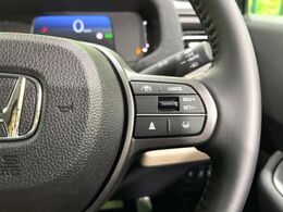 【アダプティブクルーズコントロール】高速道路での長距離走行が楽に！！自動で速度を保つクルーズコントロールが、衝突軽減システムと連携し、前方の車両を感知して車間を保つように速度調節してくれます！！