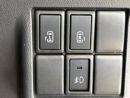 【両側パワースライドドア】スマートキーや運転席のスイッチで後席両側スライドドアの開閉が可能♪電動だから力を入れてドアを開ける必要が無く、小さなお子様でも簡単に開け閉めでき快適です♪
