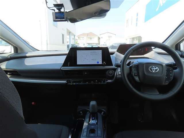 当店では店舗での販売もいているため、掲載中のお車が先にご成約となる場合がございます。気になるお車がございましたら、お早めにお問合せ下さいませ。