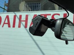 任意保険はぜひ弊社で！修理工場と保険の窓口が同じなので万が一の時もお車をお持ちいただくだけで大丈夫です！弊社スタッフまでお気軽にご相談ください。