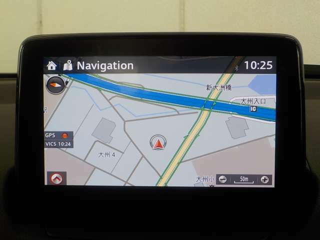 【マツダコネクトナビ】車内の雰囲気にマッチした一体型タイプのナビ。各種車両設定やBluetooth再生等、様々な機能が楽しめます、直感的なダイヤル操作が可能で、使い勝手も良好です。