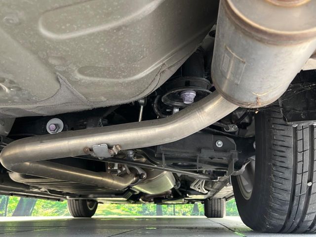 お車を安心してお乗りいただく為には、足回りの定期点検が欠かせません。サービスサポート（有償保証）では無料点検もご提供しており、安心のカーライフをお過ごしいただけるサポート体制が整っています。