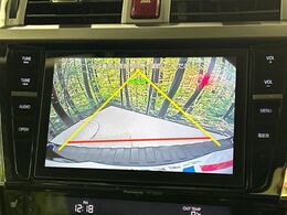 【バックカメラ】駐車時に後方がリアルタイム映像で確認できます。大型商業施設や立体駐車場での駐車時や、夜間のバック時に大活躍！運転スキルに関わらず、今や必須となった装備のひとつです！